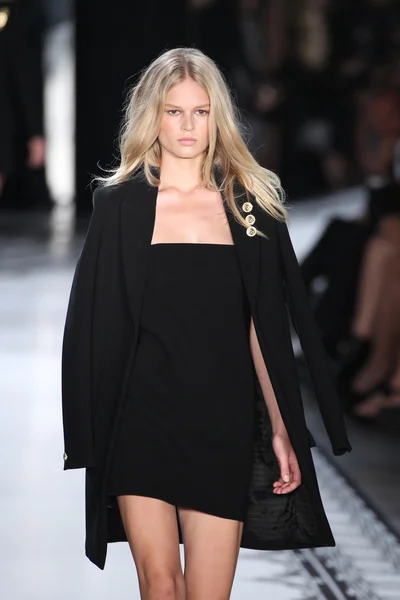 Versus Versace Spring 2015 Collection — Stok Foto