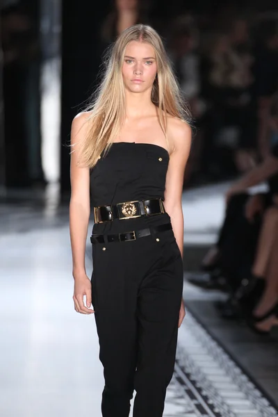 Versus Versace 2015年春系列 — 图库照片