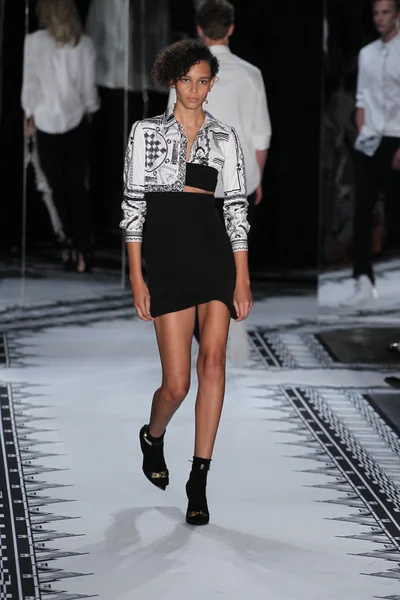 Versus Versace Collezione Primavera 2015 — Foto Stock