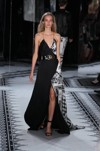 Versus Versace 2015年春系列 — 图库照片