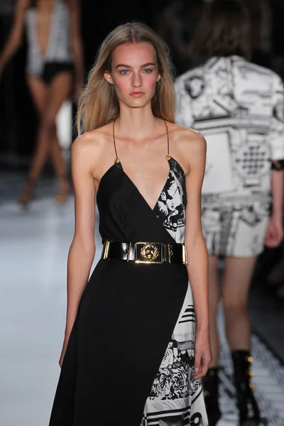 Versus Versace Spring 2015コレクション — ストック写真