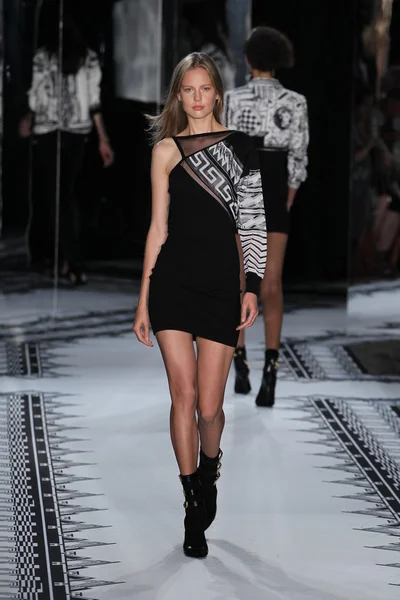 Kolekcja Versace Spring 2015 — Zdjęcie stockowe