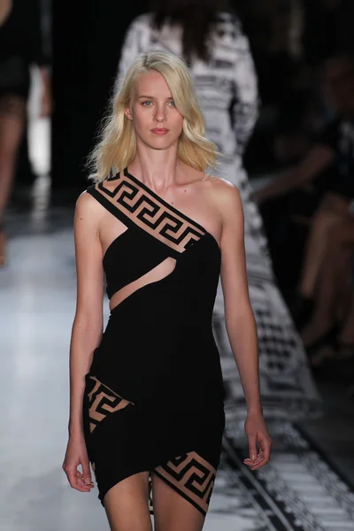 Versace Spring 2015 Collection — стоковое фото