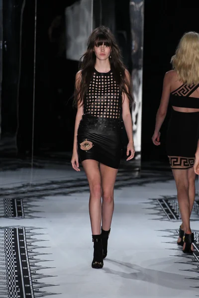 Versus Versace Collezione Primavera 2015 — Foto Stock