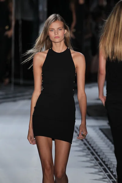 Versus Versace 2015年春系列 — 图库照片