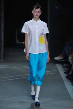 Kremi Otashliyska Marc By Marc Jacobs defile pist yürür