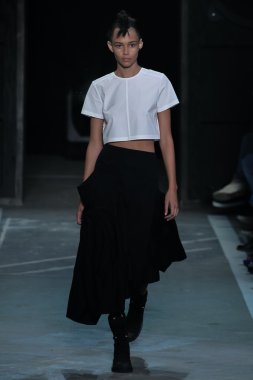 Binx Walton Marc By Marc Jacobs defile pist yürür