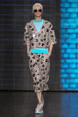 Nora Vai yürümek Dkny pist