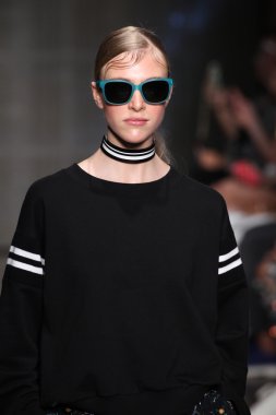 Hedvig Palm yürümek Dkny pist