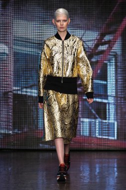 Ola Rudnicka yürümek Dkny pist