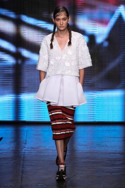 Emma Waldo yürümek Dkny pist