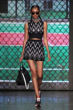 Alewya Demmisse yürümek Dkny pist