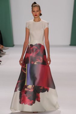 Model Elisabeth Erm walk the runway at the Carolina Herrera fashion show