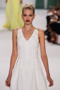Model Daphne Groeneveld walk the runway at the Carolina Herrera fashion show