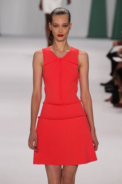 Model Tanya Katysheva walk the runway at the Carolina Herrera fashion show