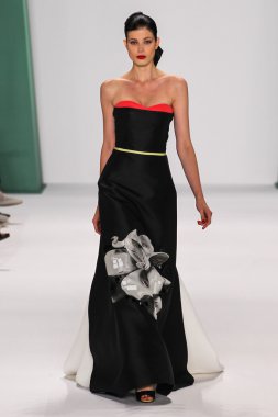 Model Larissa Hofmann walk the runway at the Carolina Herrera fashion show