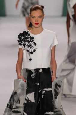 Model Anastasia Ivanova walk the runway at the Carolina Herrera fashion show