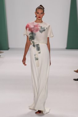 Model Sanne Vloet walk the runway at the Carolina Herrera fashion show