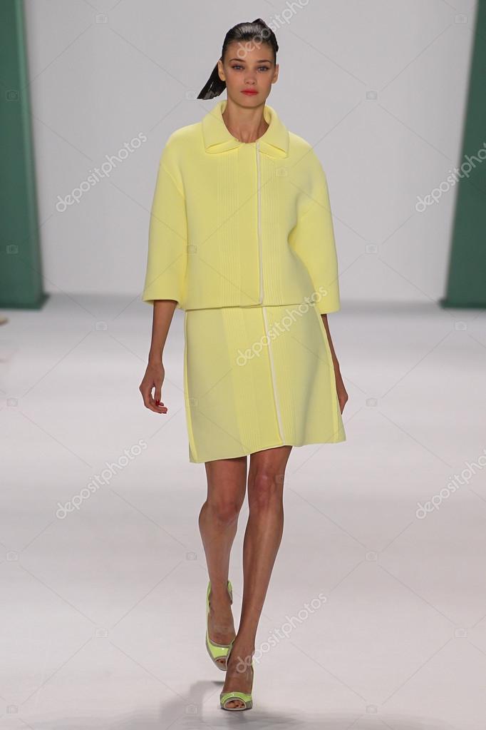 Model Diana Moldovan walk the runway at the Carolina Herrera fashion ...