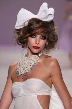 Mercedes-Benz Moda Haftası sırasında Betsey Johnson