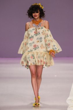 Mercedes-Benz Moda Haftası sırasında Betsey Johnson