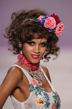 Mercedes-Benz Moda Haftası sırasında Betsey Johnson