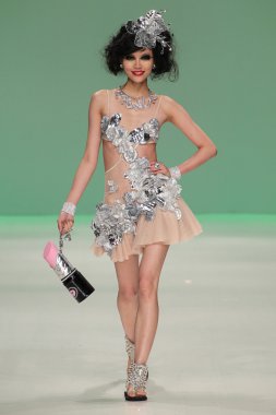 Mercedes-Benz Moda Haftası sırasında Betsey Johnson