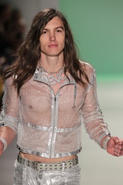 Mercedes-Benz Moda Haftası sırasında Betsey Johnson