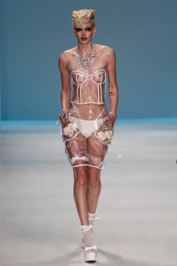 Mercedes-Benz Moda Haftası sırasında Betsey Johnson