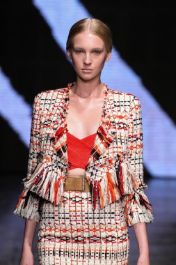 Nastya Sten yürümek Donna Karan New York pist