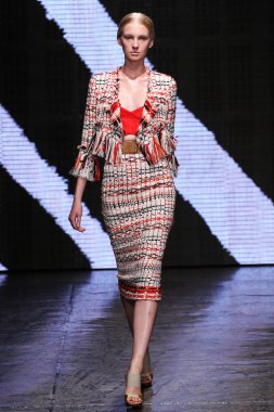 Nastya Sten yürümek Donna Karan New York pist