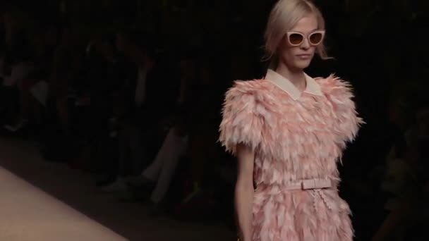 Fendi show during Milan Fashion Week — Stock Video