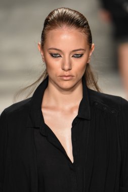 Nicholas K Mbfw sırasında