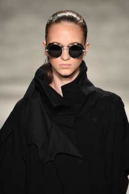 Nicholas K Mbfw sırasında