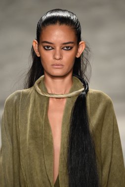 Nicholas K Mbfw sırasında