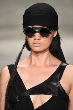 Nicholas K Mbfw sırasında