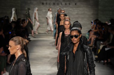 Nicholas K Mbfw sırasında