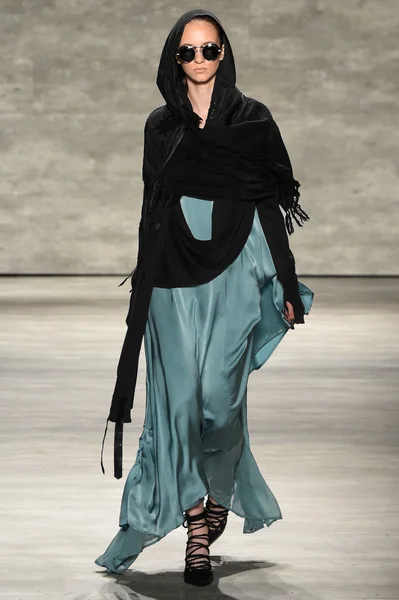 Mbfw 동안 니콜라스 K — 스톡 사진