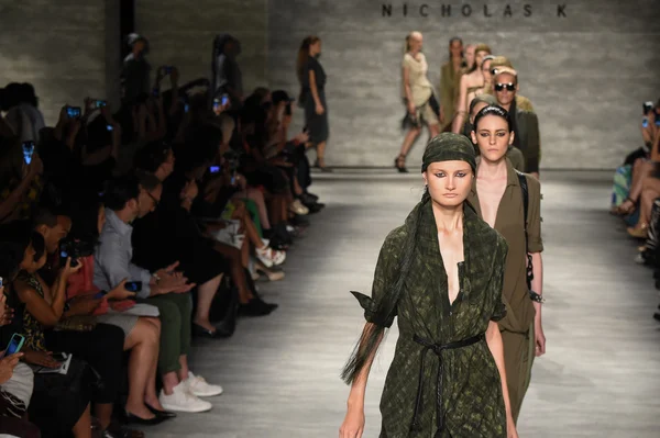 Mbfw 동안 니콜라스 K — 스톡 사진