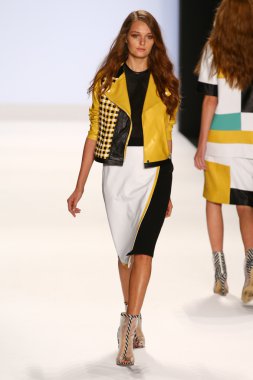 Pist (Volkan Emmerich) gösteri projesi