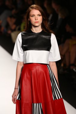 Pist (Volkan Emmerich) gösteri projesi