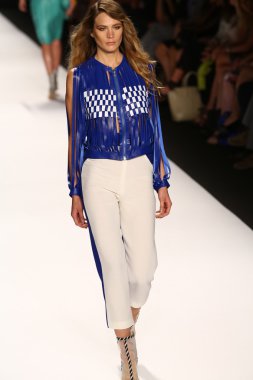 Pist (Volkan Emmerich) gösteri projesi