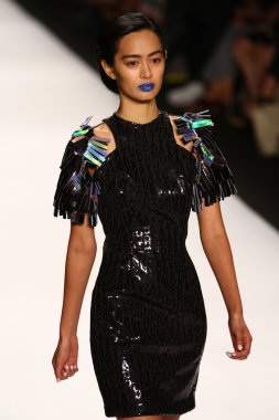 Pist (Sandhya Garg) gösteri projesi