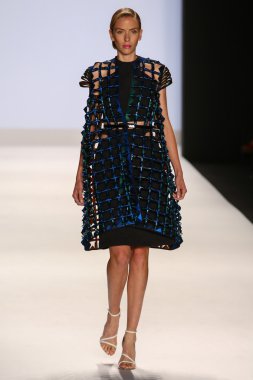 Pist (Sandhya Garg) gösteri projesi