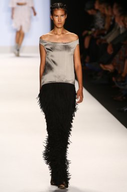 Pist (Alexander Knox) gösteri projesi