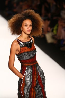 Pist (Fade Zu Grau) gösteri projesi