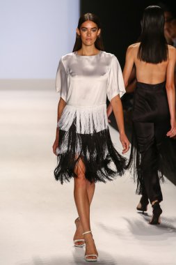 Pist (Sean Kelly) gösteri projesi