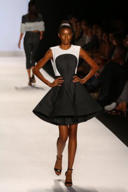 Pist (Kini Zamora) gösteri projesi