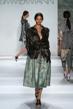 Zimmermann defile Mercedes-Benz Moda Haftası sırasında