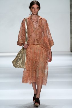 Zimmermann defile Mercedes-Benz Moda Haftası sırasında